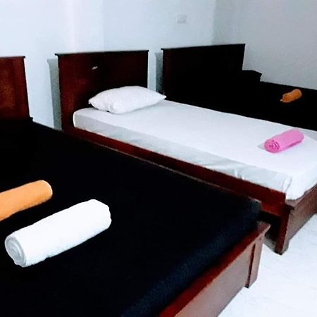 Black And White Kandy Guest House 02 Deiyannewela Extérieur photo