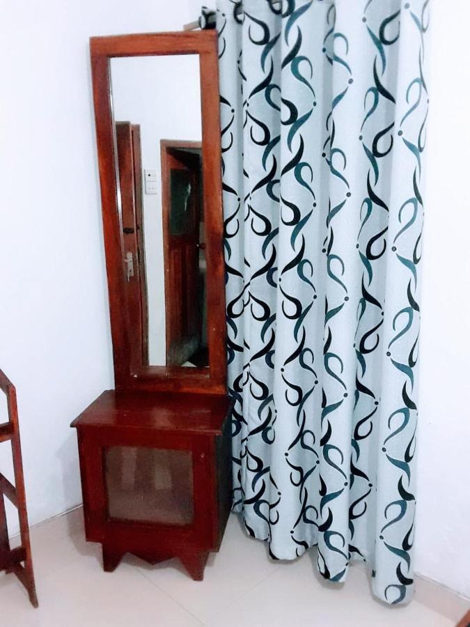 Black And White Kandy Guest House 02 Deiyannewela Extérieur photo