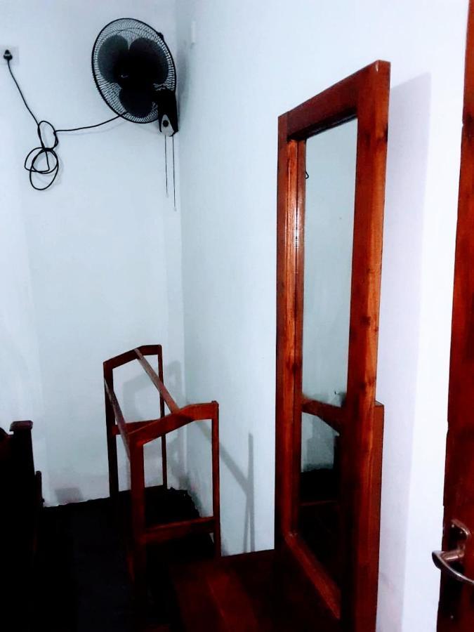 Black And White Kandy Guest House 02 Deiyannewela Extérieur photo