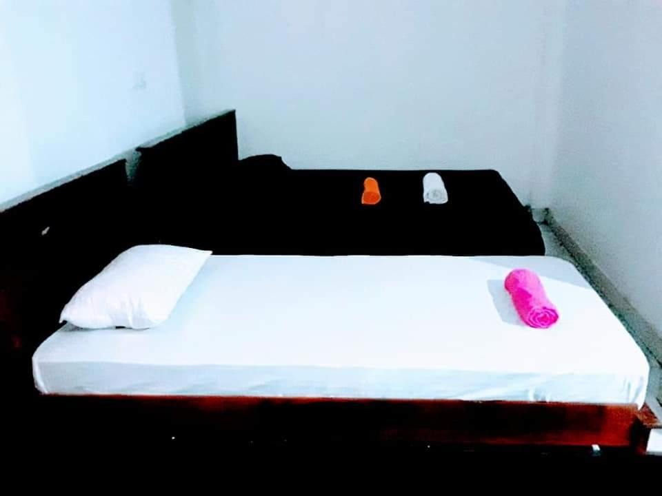 Black And White Kandy Guest House 02 Deiyannewela Extérieur photo